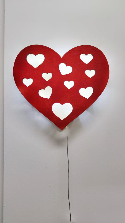 Lampada a forma di cuore in legno con luci LED