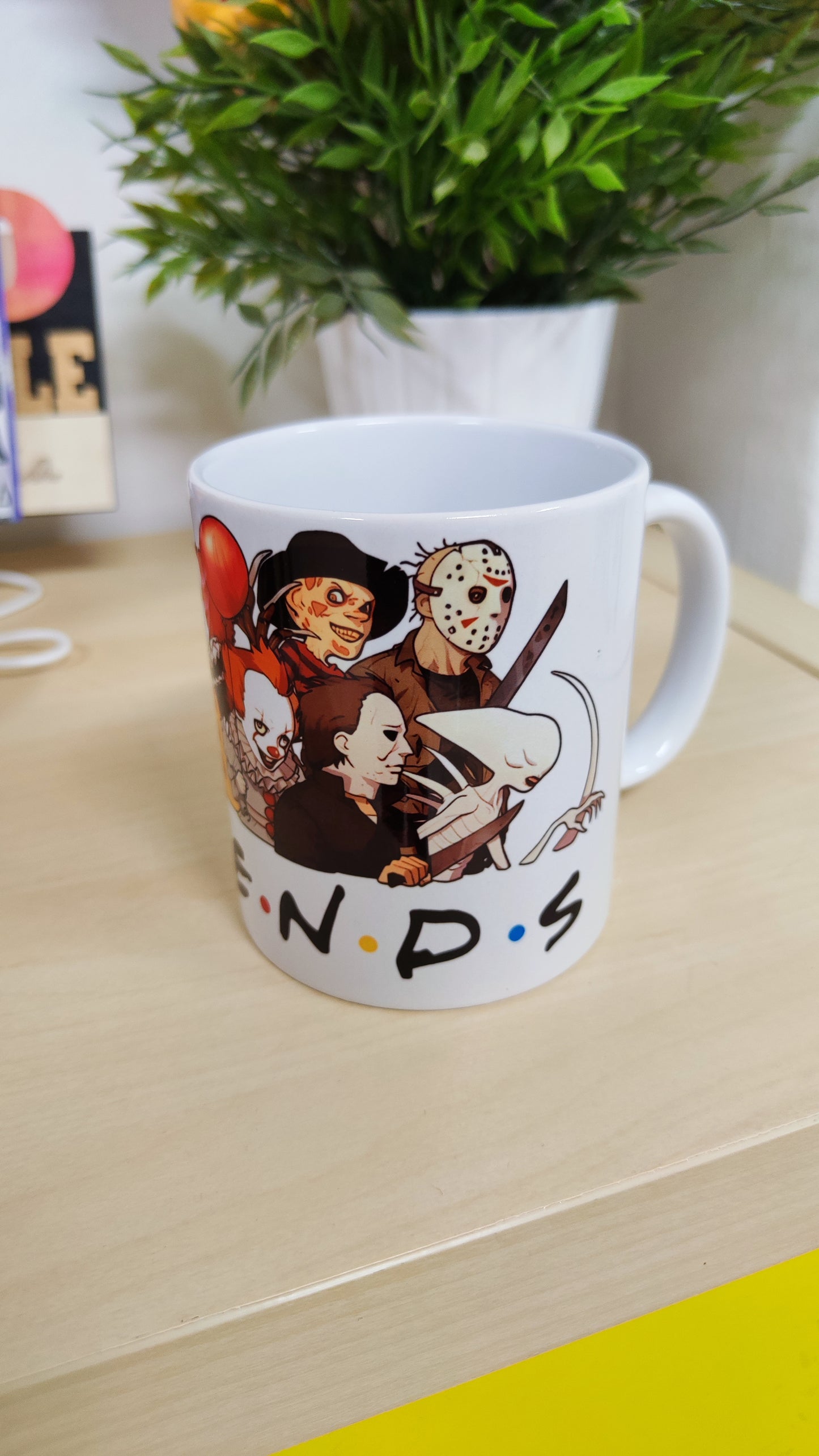 Tazza Killer Friends – L'Amicizia è un'Orribile Avventura